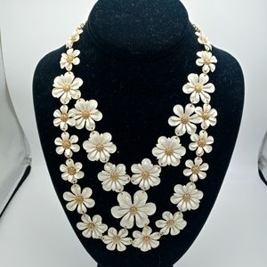 Stunning Vintage White Flower Statement Necklace